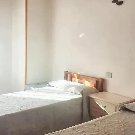 2 Bedrooms With Balcony At 아파트 툴라다